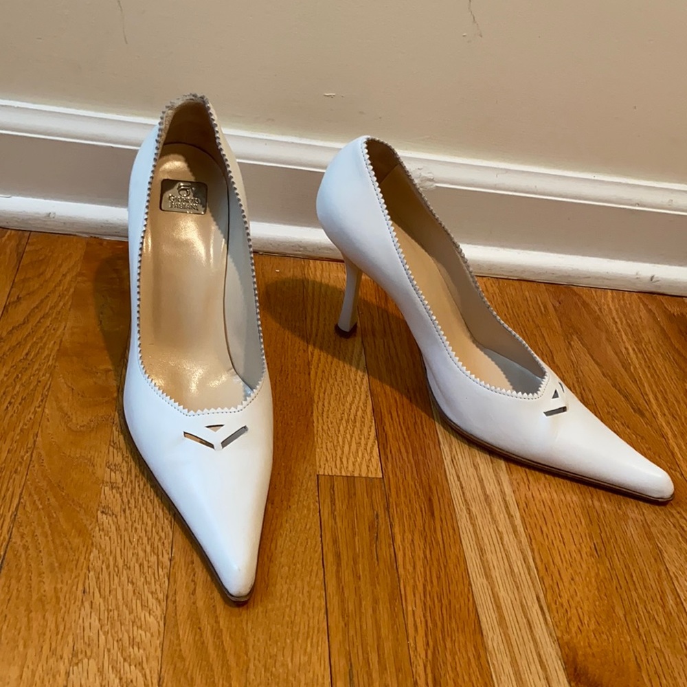Giorgio Fabiani White Leather Pointed Pumps Size 7